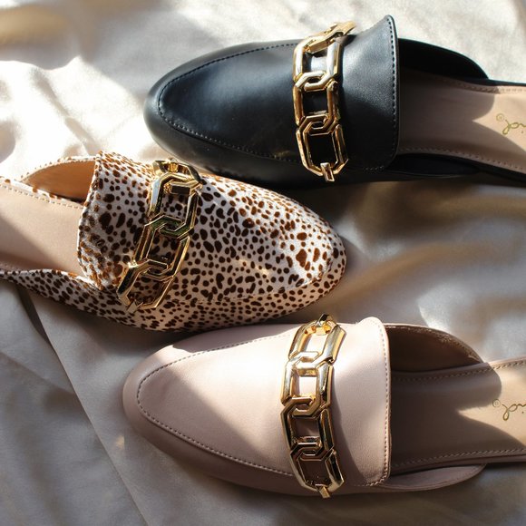 🚨FEW PAIRS LEFT// Leopard Print Chain Loafer Flat - Picture 5 of 6